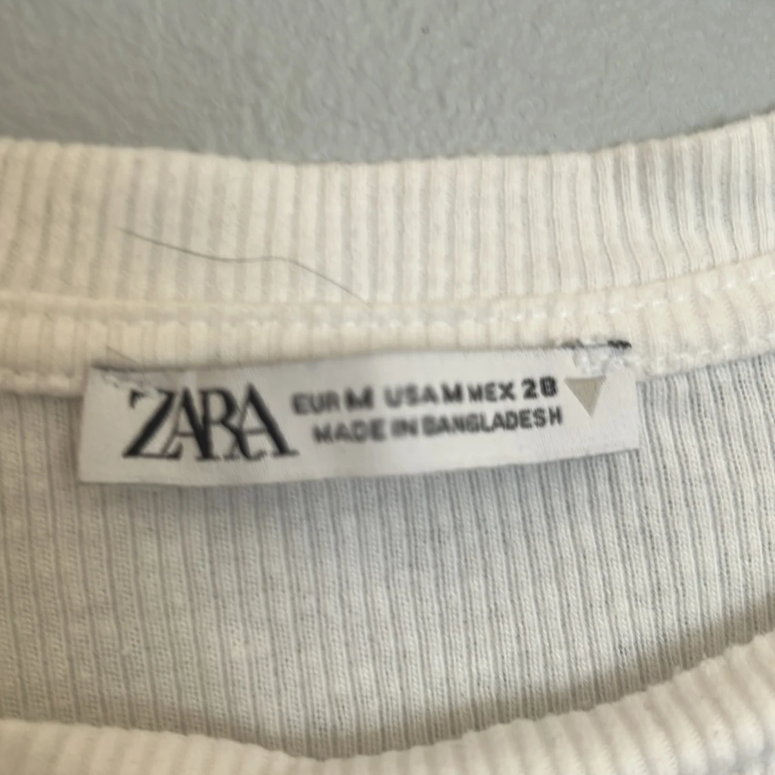 Vit ribbad topp med volangärm Zara - 2