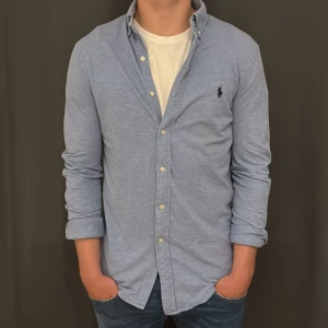 Ralph Lauren Skjorta - - Condition: 9/10 - Color: Blue - Size: S fits M - Retail price: 1749 SEK
