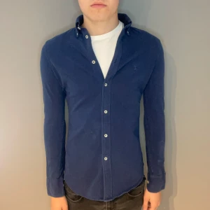 Polo Ralph Lauren skjorta - Polo Ralph Lauren skjorta | storlek xs | skick 9/10 | fraktar via PostNord eller Instabox på köparens bekostade | hör av dig vid funderingar 
