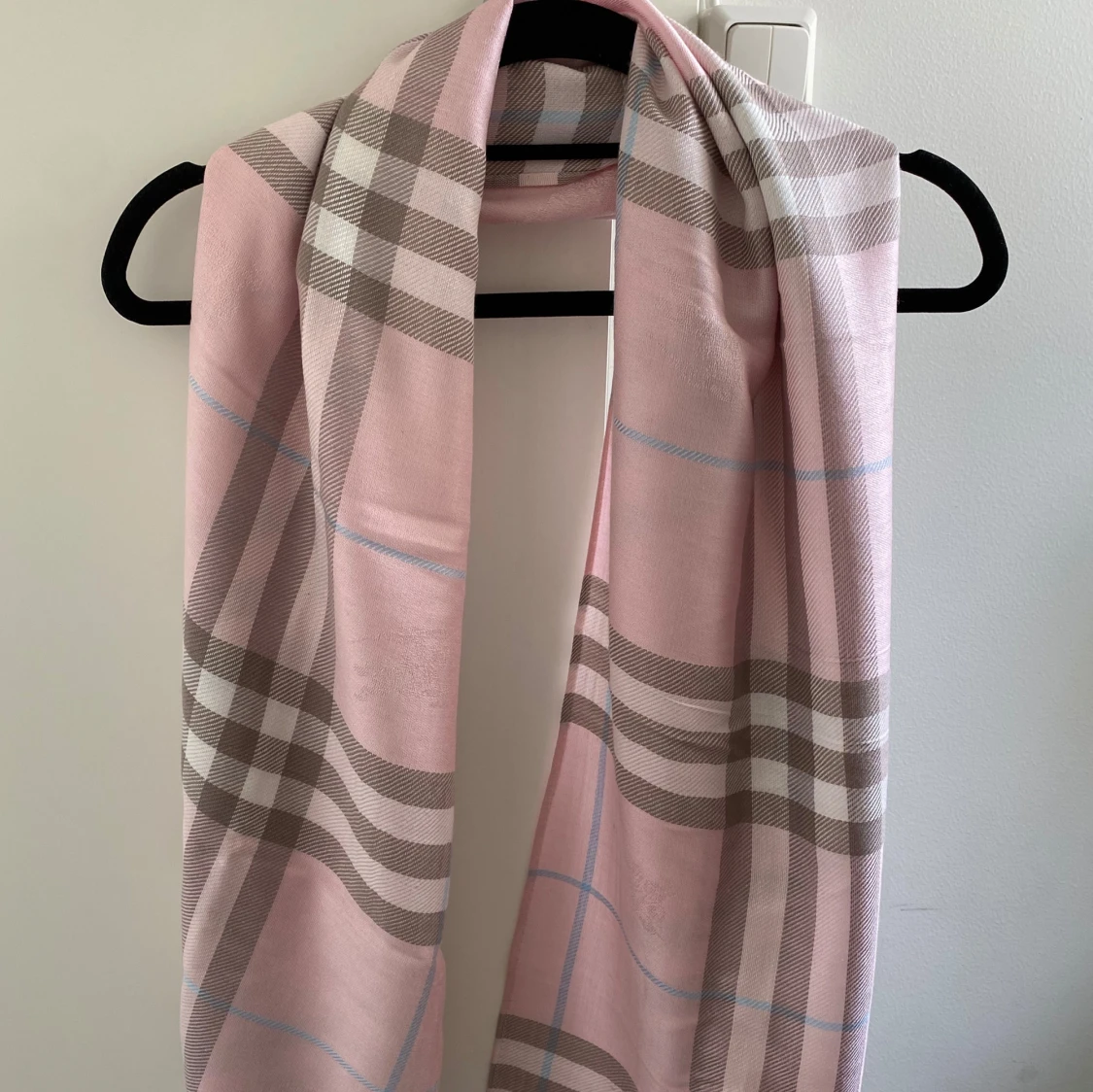 Rutig rosa sjal från Burberry