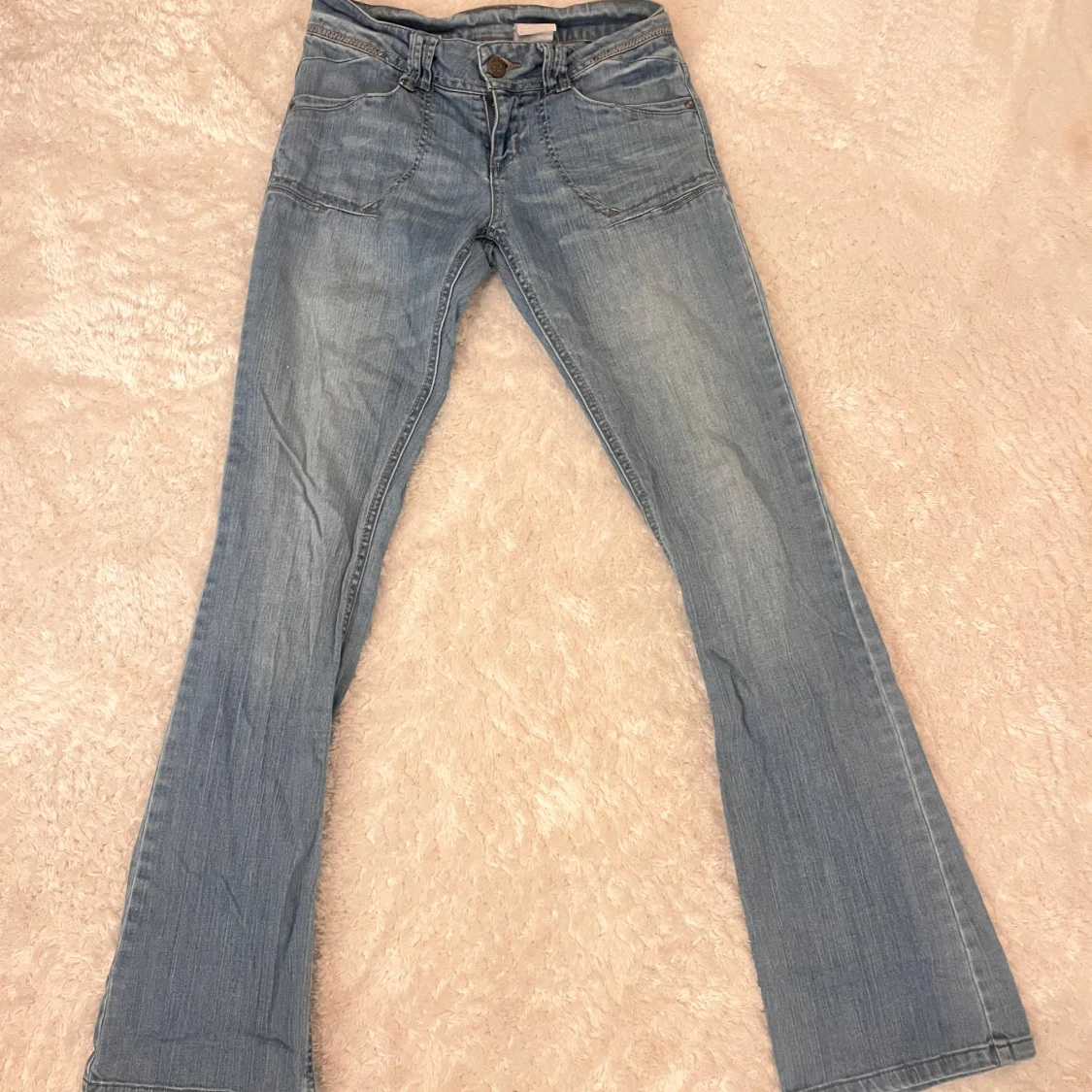 Ljusblå bootcut jeans från Canda