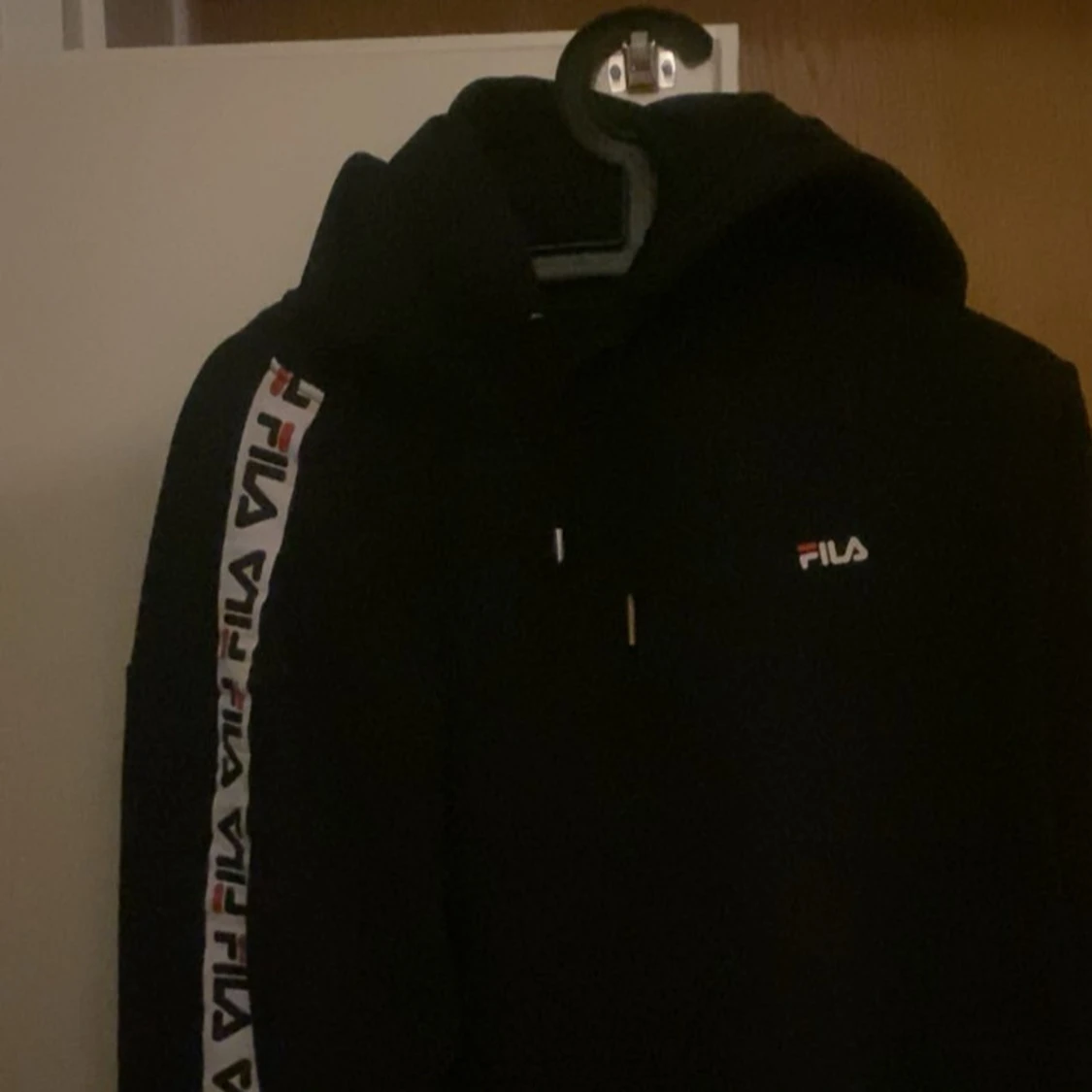 Svart hoodie från FILA med logga
