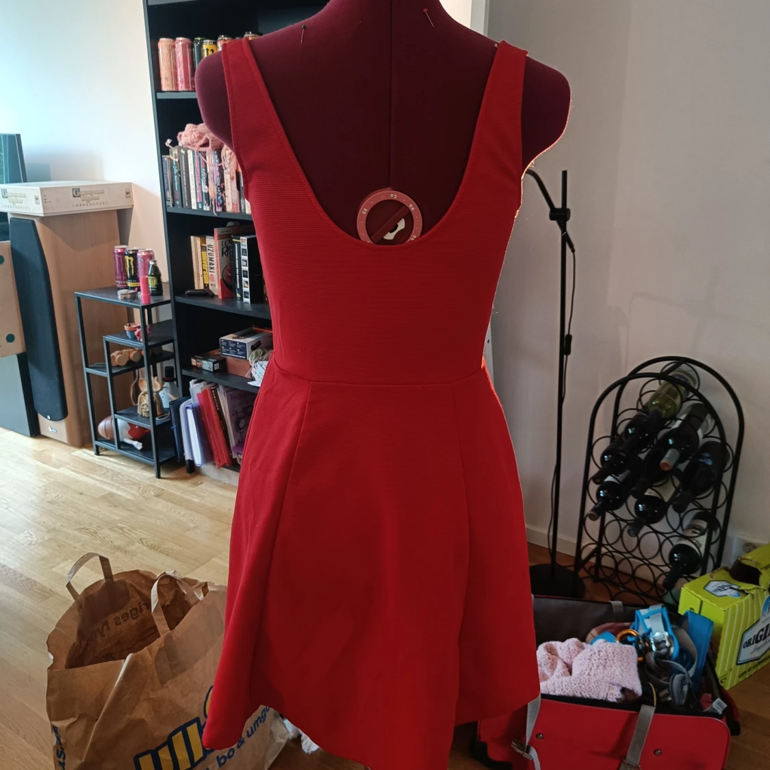 Röd ärmlös kortklänning - 1