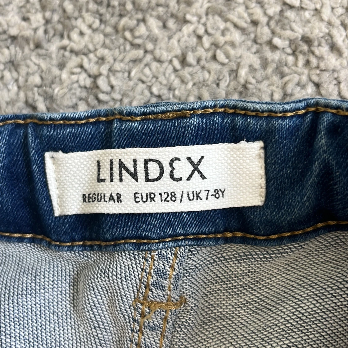 Blå jeansshorts från Lindex - 2