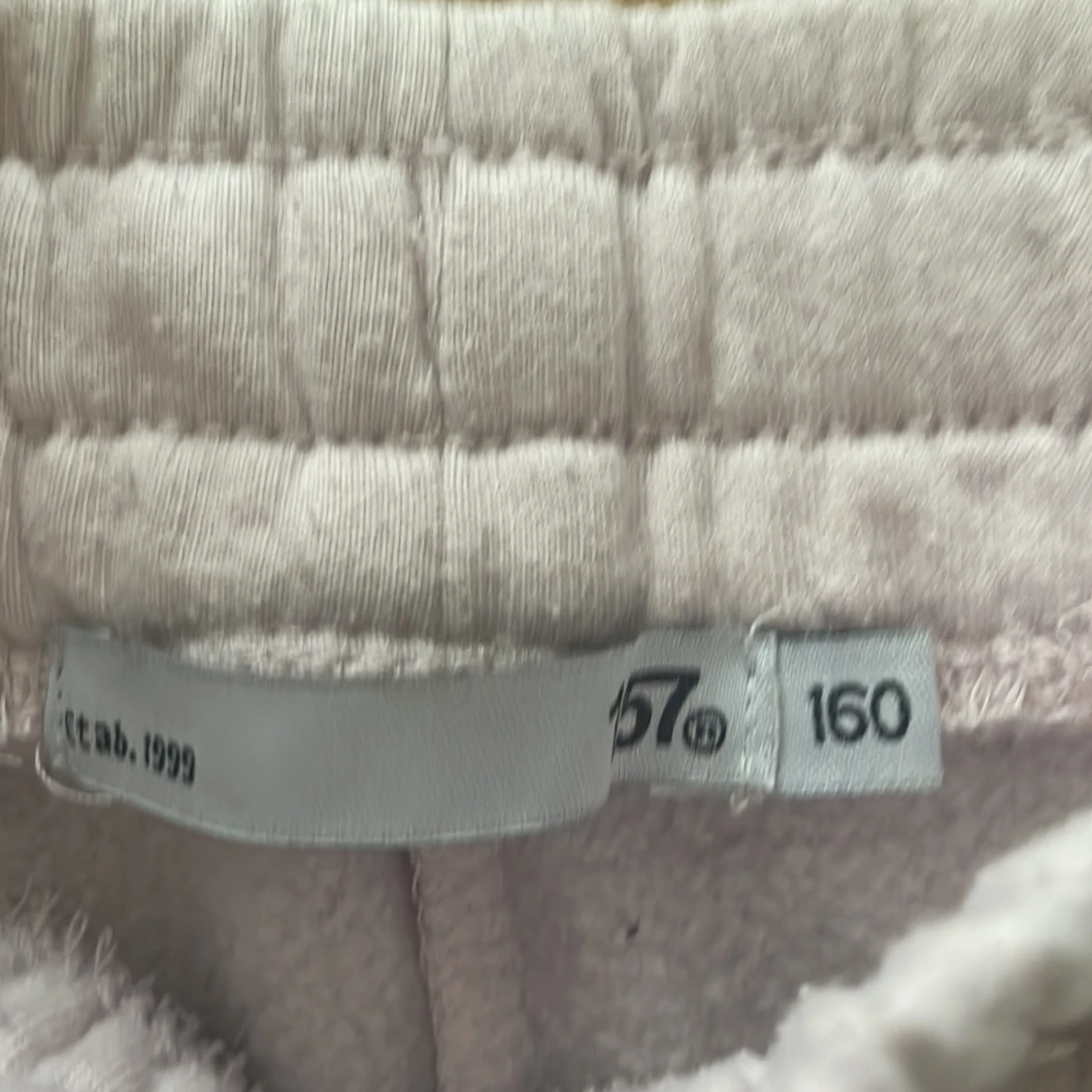 Vita mjukisbyxor från 157, stl 160 - 1