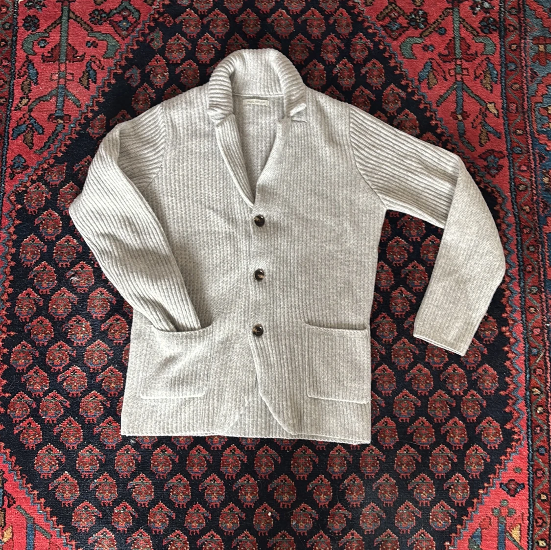 Ljusgrå cardigan jacka från Paul Taylor