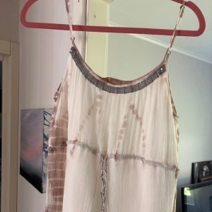 CULTURE mesh topp - Snygg topp i mesh med silver detaljer, aldrig använd. Pris går o diskutera ❤️❤️