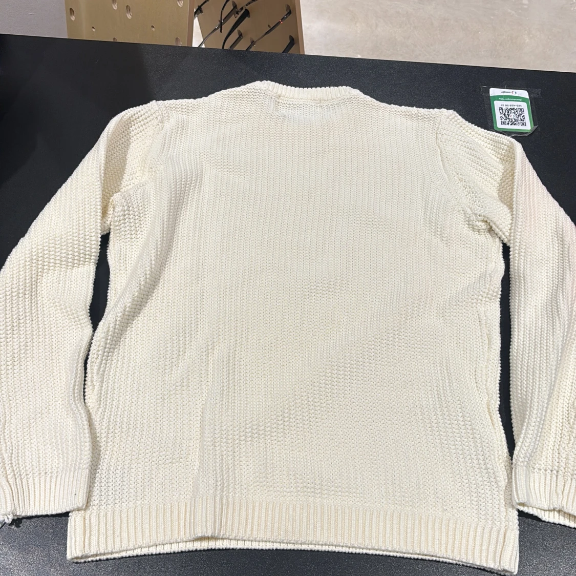 Krämvit stickad tröja från Use - 1