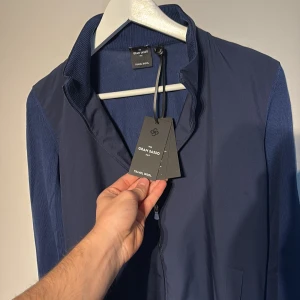 Gran Sasso Cardigan - En helt ny cardigan från gran sasso med tags kvar! Tunn och skön, perfekt för våren och sommaren! Storlek 48 sitter som S. Hör av er vid frågor! 