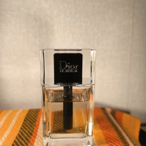 Dior homme Edt 50 ml - Skulle säga 40ml kvar