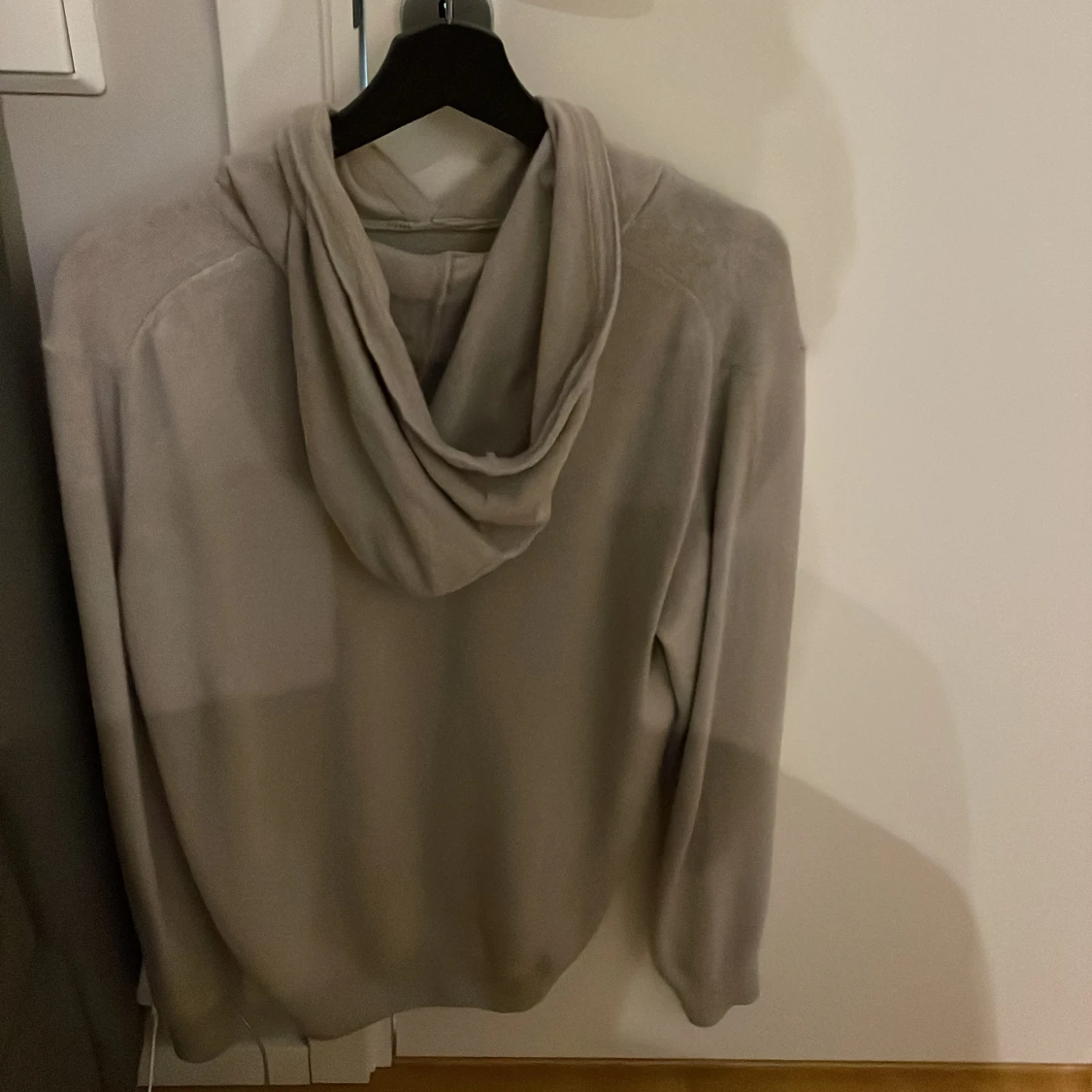 Beige hoodie från Oscar Jacobson M - 1