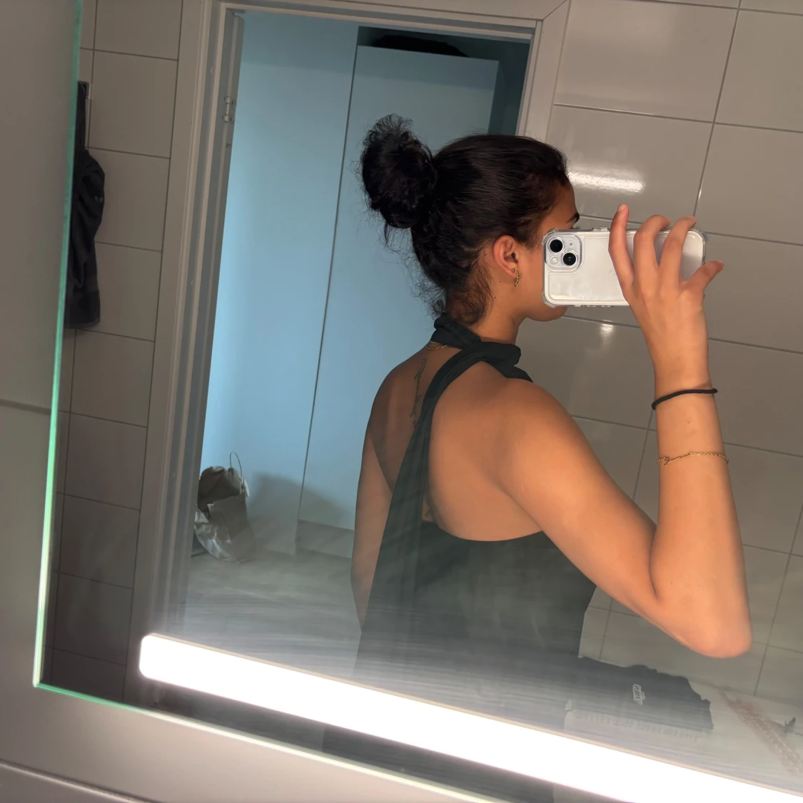 Svart oneshoulder topp  - 1