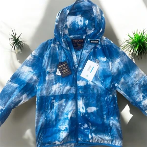 Woolrich Windbreaker XL/L (KVITTO FINNS) - Nyskick Woolrich Windbreaker i Size XL/L, passar även M. Kvitto finns✅ Orginalettiketer är avtagna men skickas med. Öppen för prisdiskussion vid snabb affär! Hör av dig om du har några frågor🚀