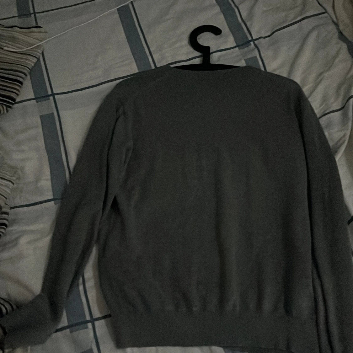 Grå stickad tröja från GANT OBS köparen står för frakt  - 2