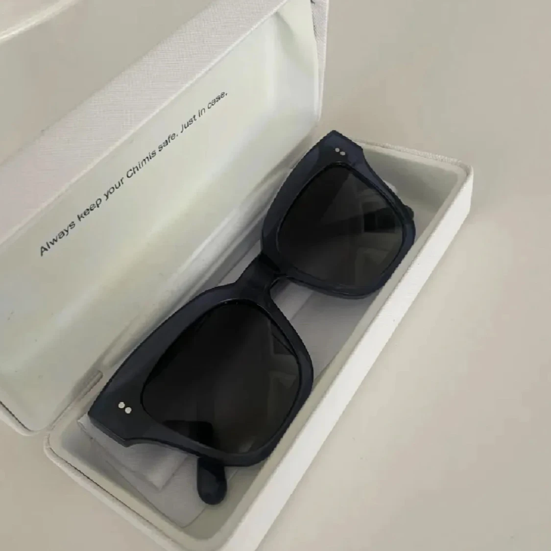 Blåa solglasögon från Chimi - 1