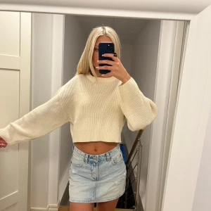 Stickad tröja - Knappt använd, bra skick 