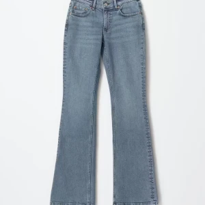 Blå bootcut jeans - Blå bootcut jeans från gina, använda få gånger. Säljer då de inte passar så bra💕