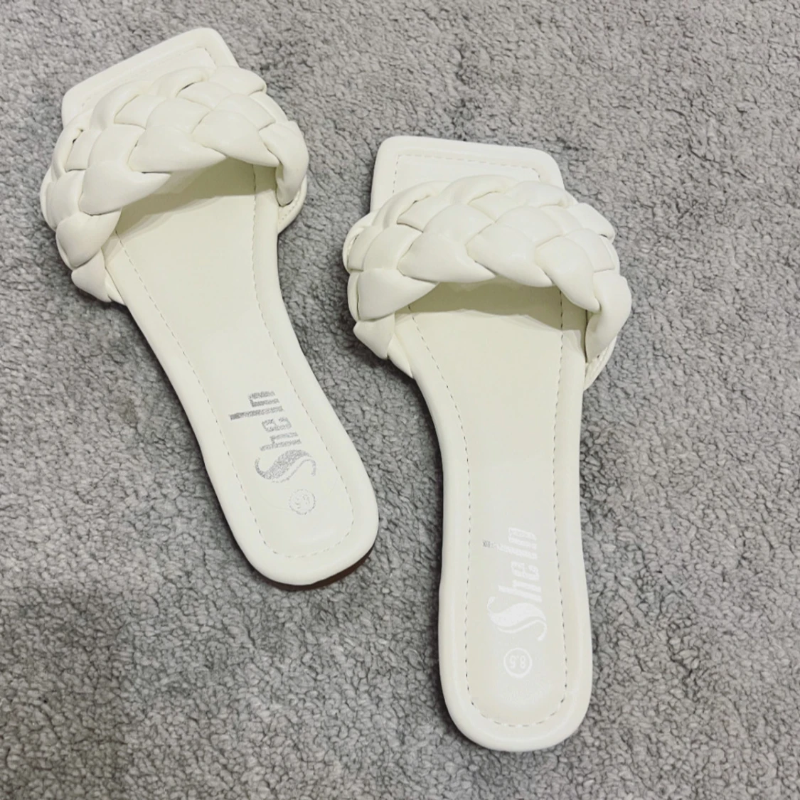 Vita flätade sandaler från Shein