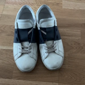 Valentino Open - Bra skick valentino open storlek 45 , ingen box eller kvitto och därför är priset långt