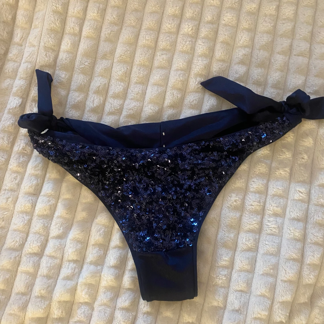 Mörkblå calzedonia bikiniunderdel