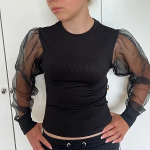 Svart blus - Såå snygg topp som inte säljs längre!❤️‍🔥