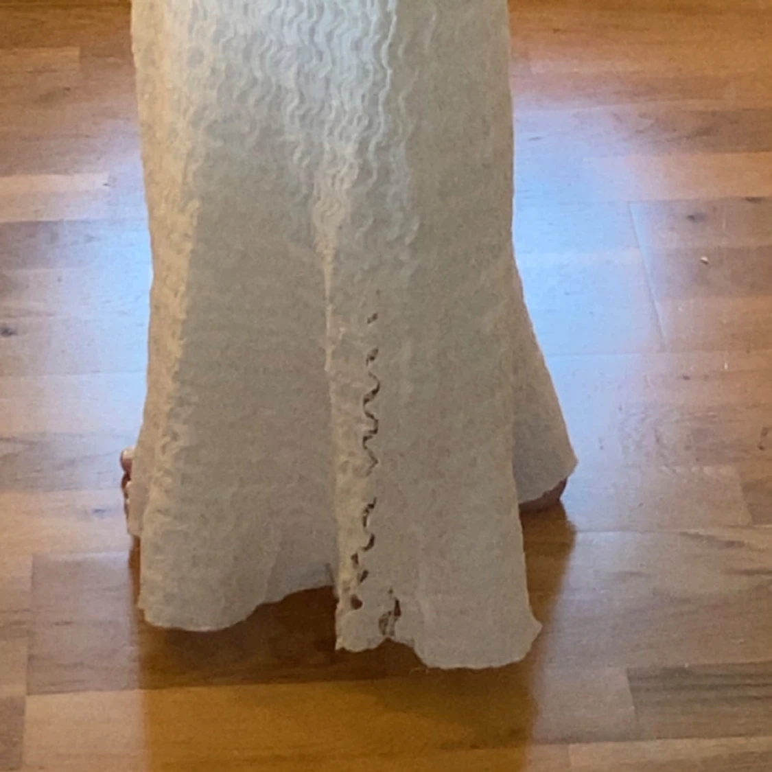 Vacker vit långkjol - 1