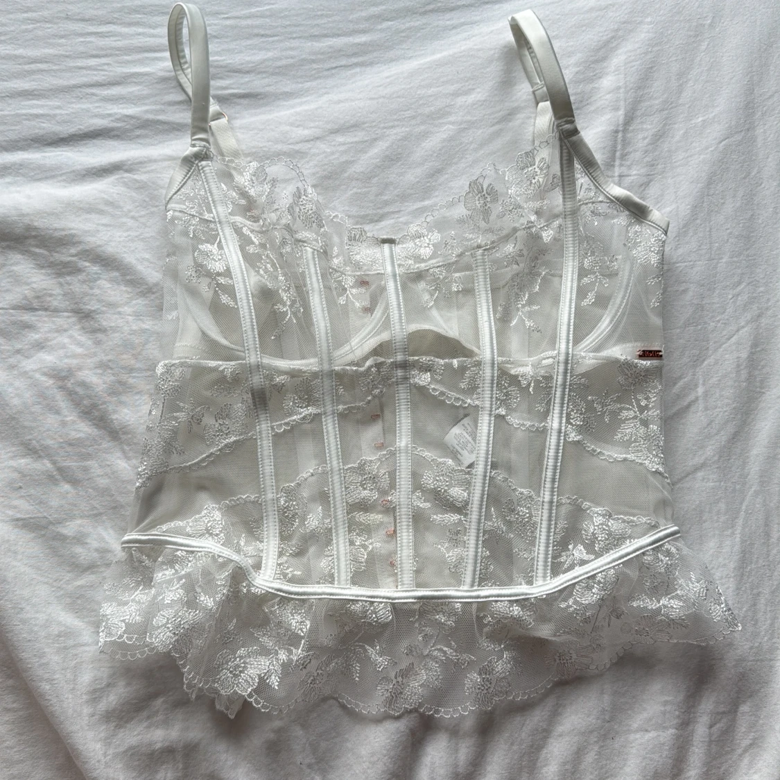 Vit spetskorsett från hunkemöller  - 1