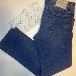 Jacob Cohen jeans - NÄSTAN NYSKICK!! | storlek 34, slimfit | ingår: Jacob cohen scarf | hör av dig vid frågor eller funderingar!