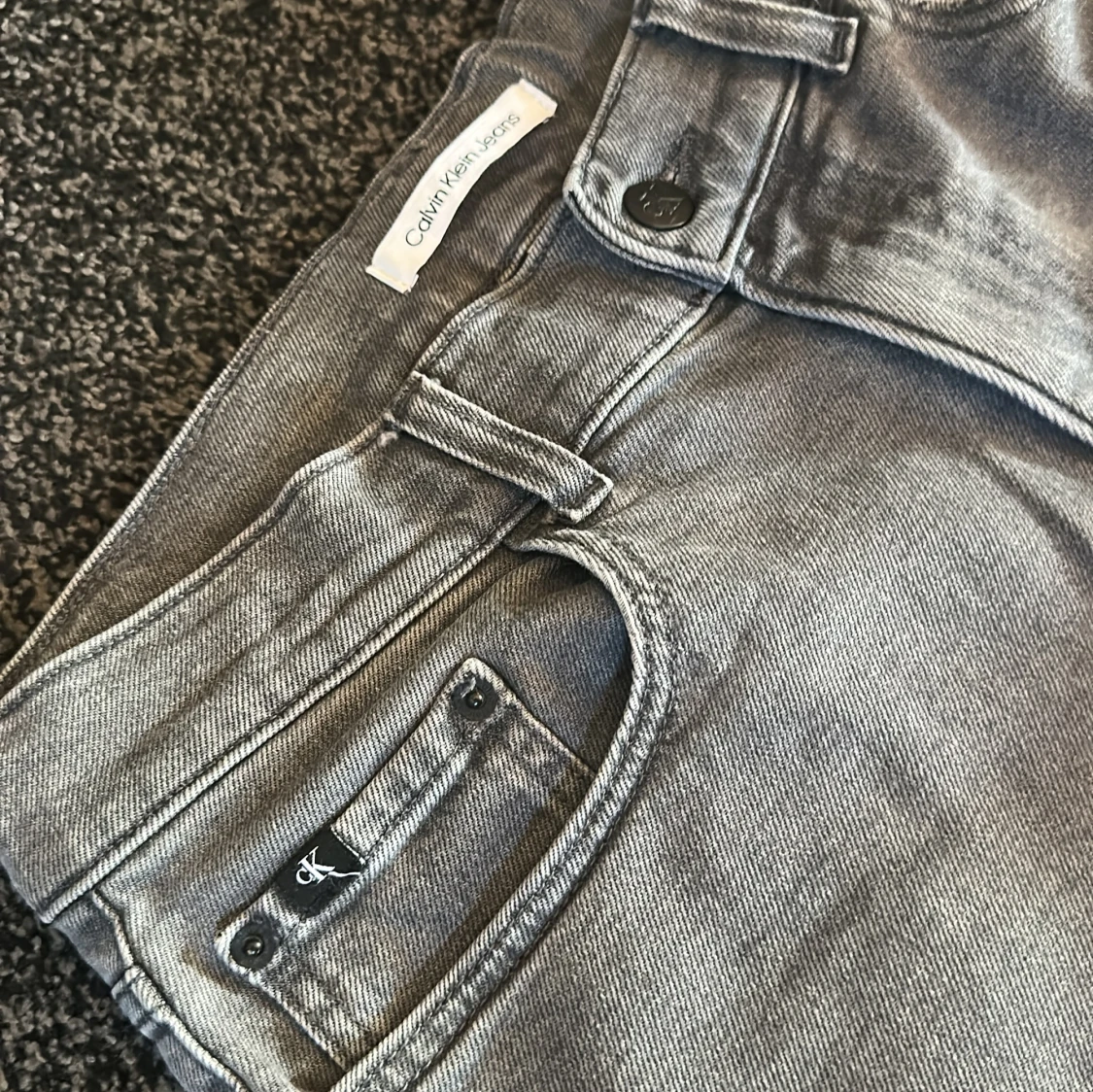 Grå jeans från Calvin Klein - 4