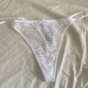 String trosor Gina tricot(oanvända) - Helt nya från Gina tricot, aldrig testade! Köpta för 159kr