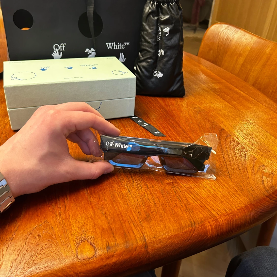 Svarta solglasögon från Off-White - 1