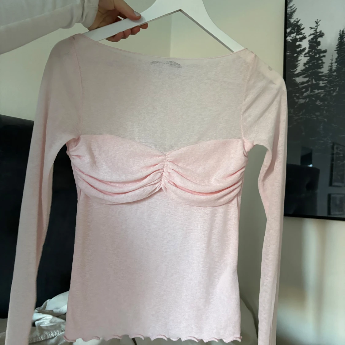 Rosa långärmad topp med rynkdetalj - 2