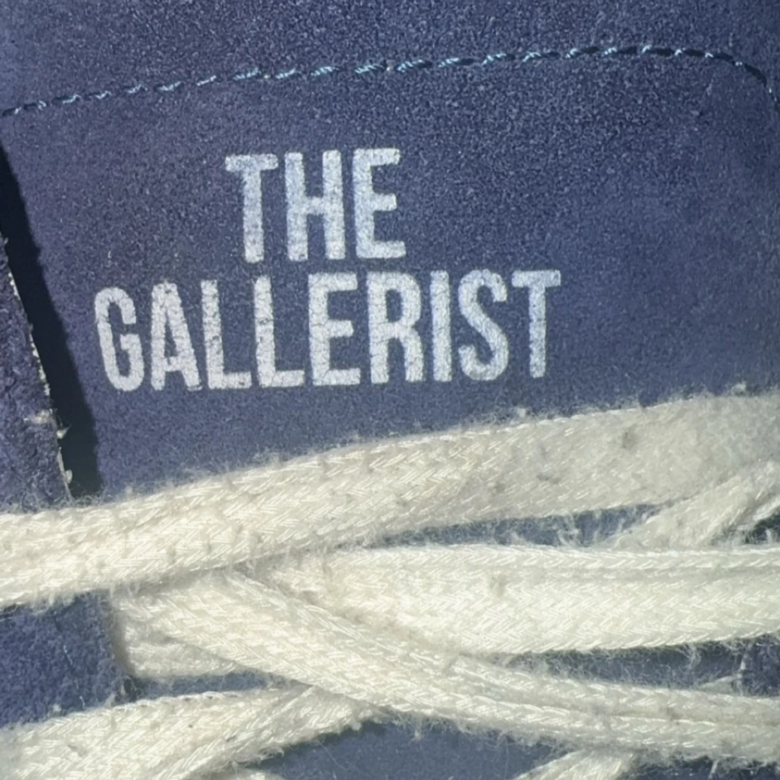 Blå sneakers från The Gallerist - 4