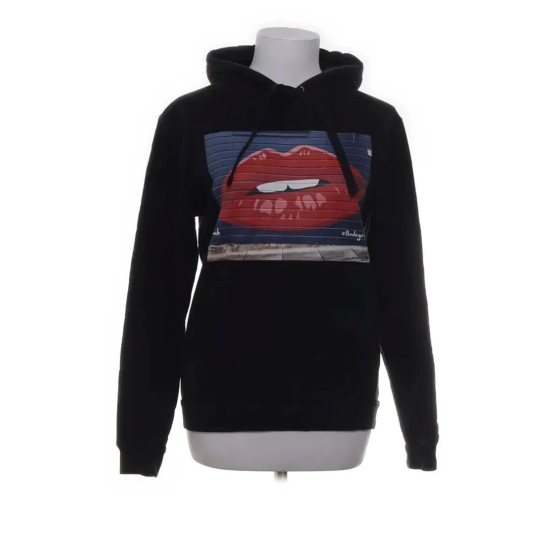 Svart hoodie med tryck från The Cool Elephant