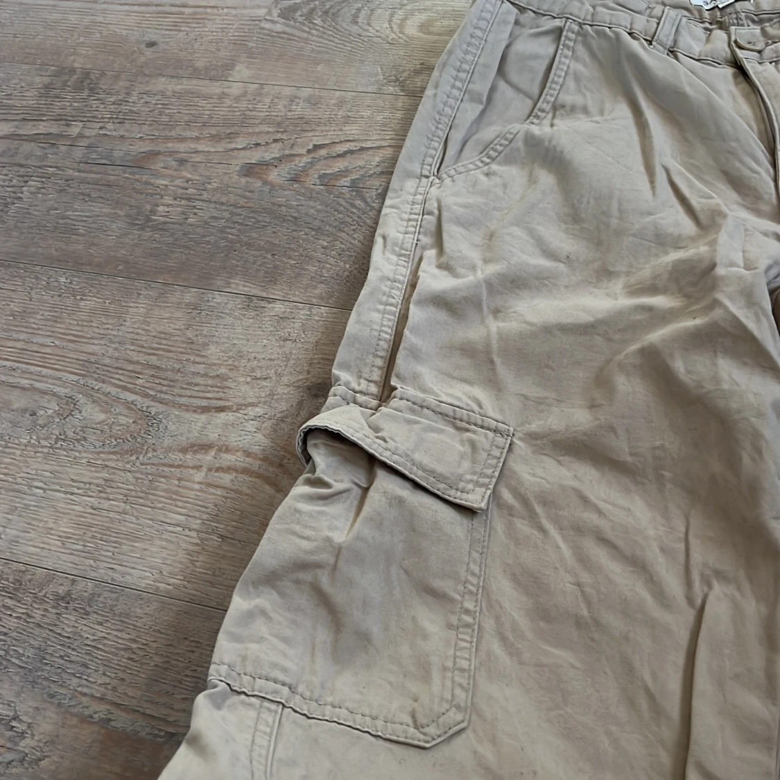 Beige cargobyxor från Samsa Young - 3