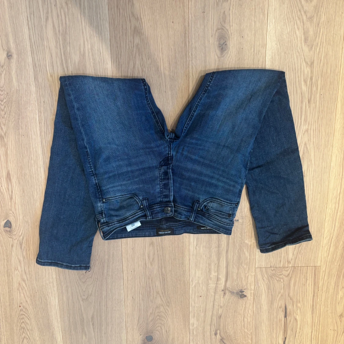 Mörkblå slim jeans från Jack and Jones - 1