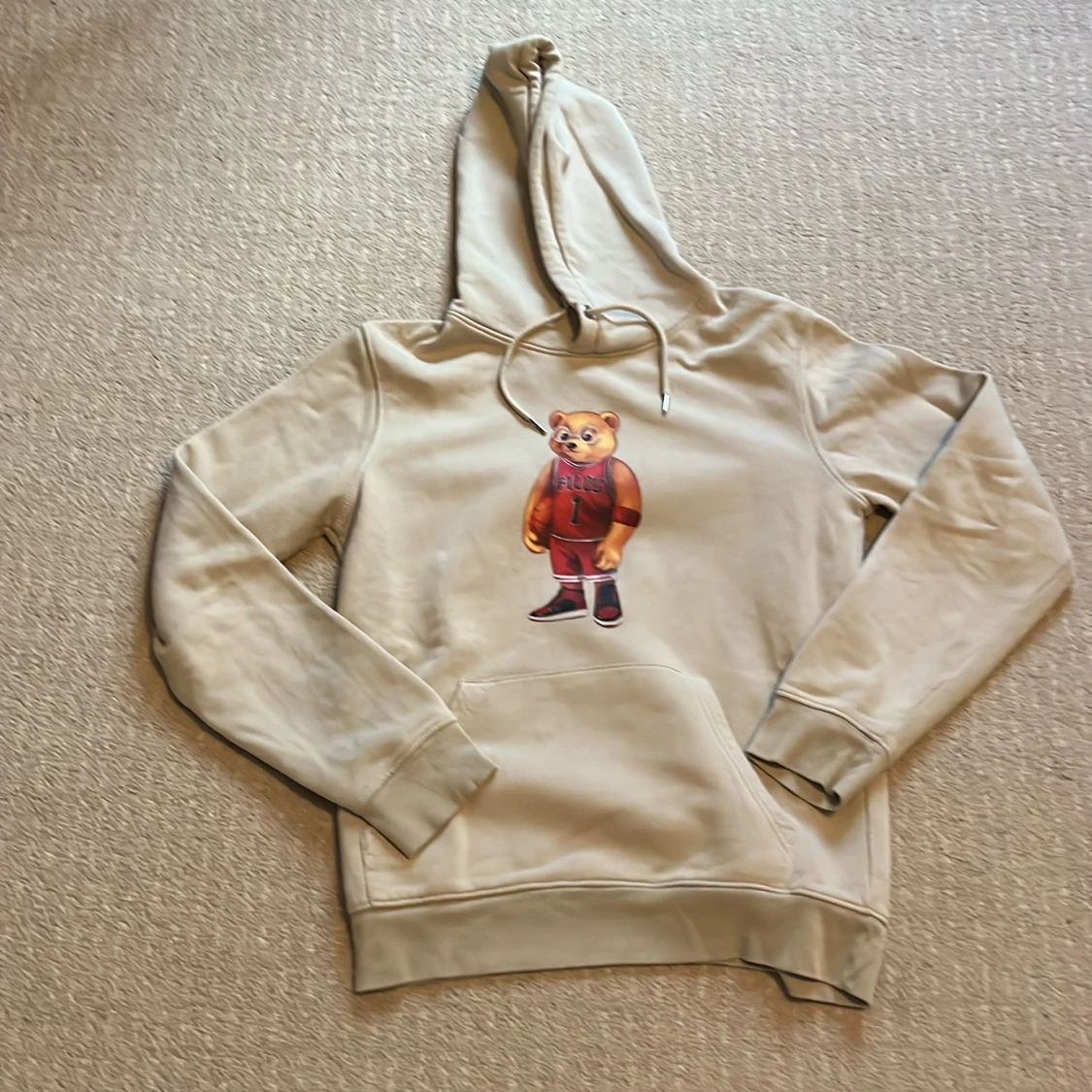 Beige hoodie Baron Filou med björntryck