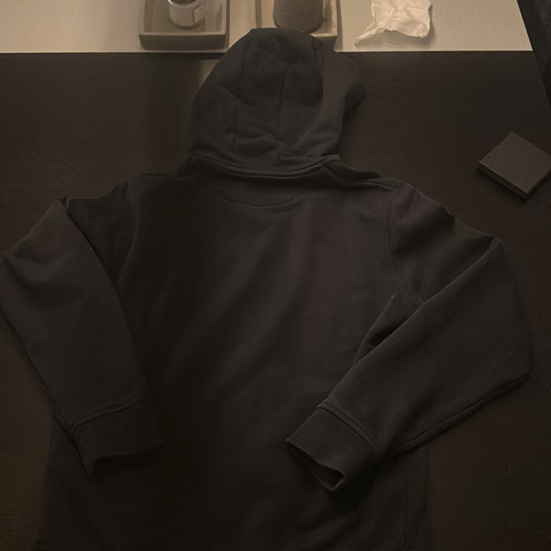 Mörk blå hoodie från Lyle & Scott M - 3
