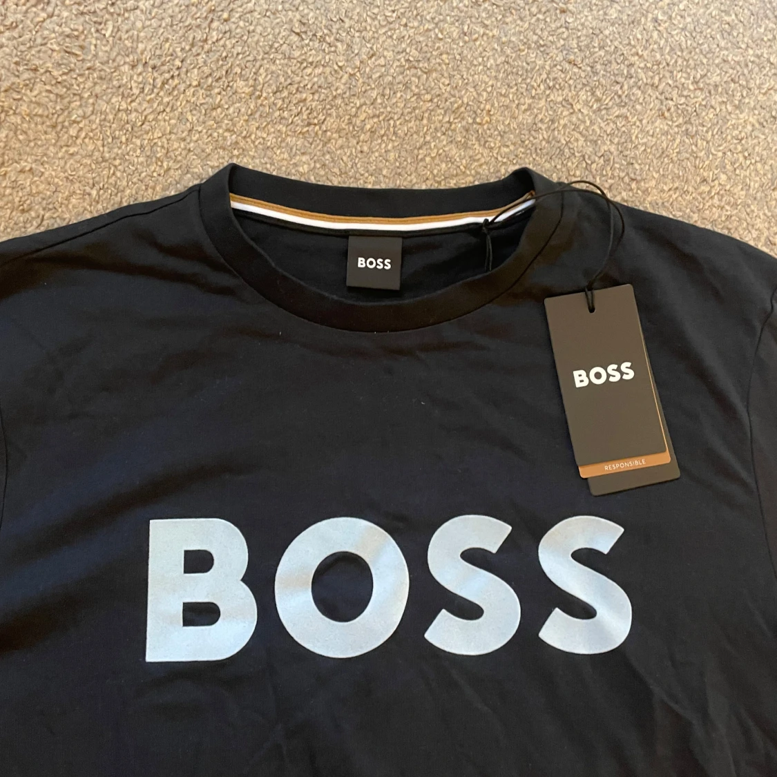 Svart långärmad tröja från BOSS - 1