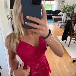 rosa spetstopp - Rosa spetstopp från en liten butik i Öland. Storlek XS/S. Aldrig använd och prislapp kvar