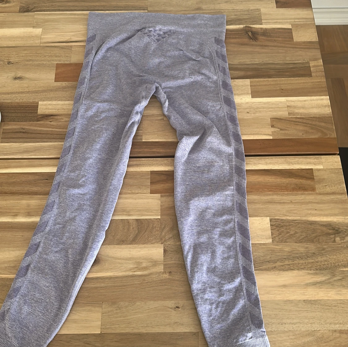 Grå leggings från Hummel - 1