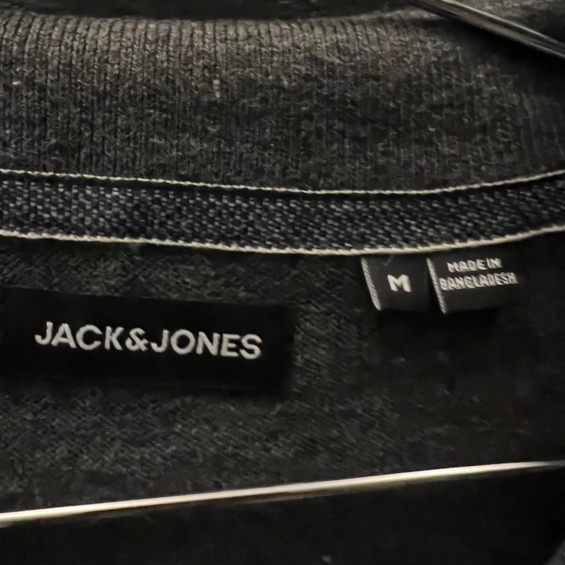 Mörkgrå half zip (Jack & Jones) - 1