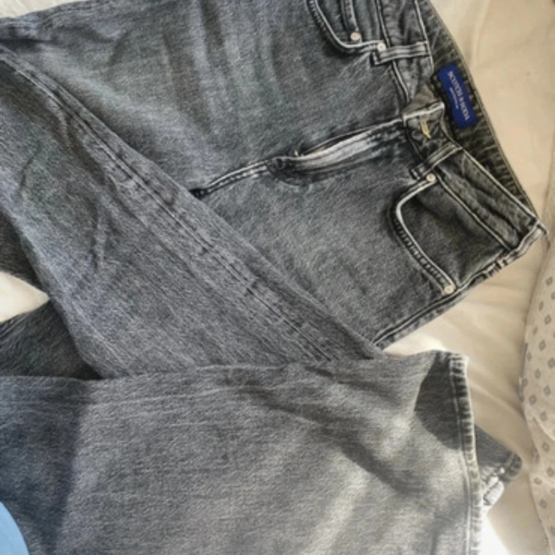 Grå jeans från Scotch & Soda