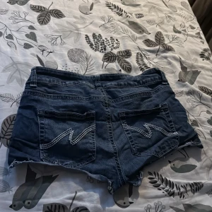 Jeansshorts ifrån Nelly  - Använd få gånger!