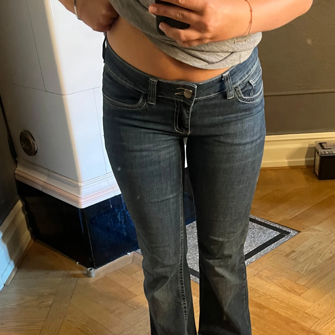 Blå bootcut jeans från Nelly  - 2