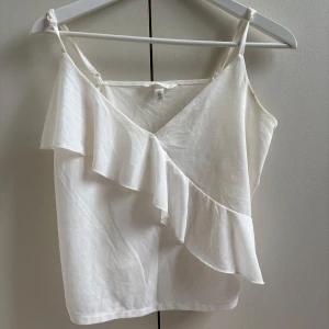 Vitt volang linne - Superfint volang linne!