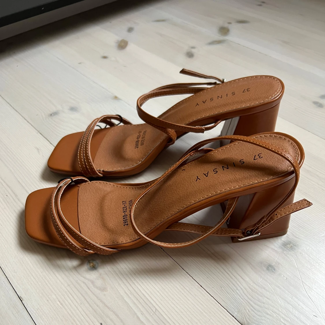 Bruna klackskor från Sinsay - 2