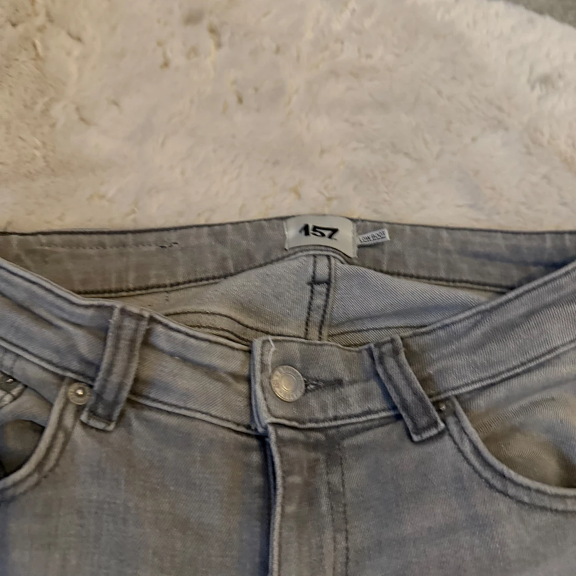 gråa bootcut jeans - 1