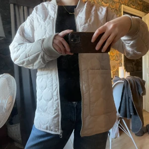 Jacka  - Vårjacka storlek XS. Använd fåtal gånger. 