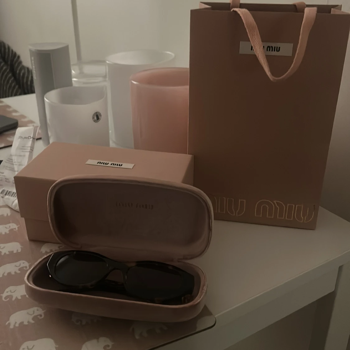 Miumiu solglasögon - 2